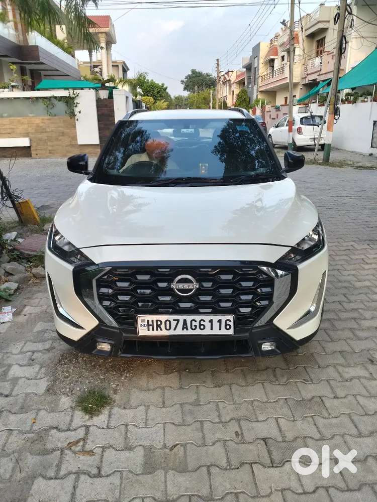 Nissan Magnite 1.0 Xv 2025 Model