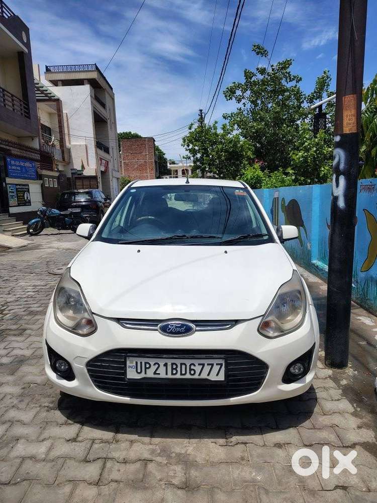 Ford Figo 2012-2015 Diesel Celebration Edition, 2015, Diesel
