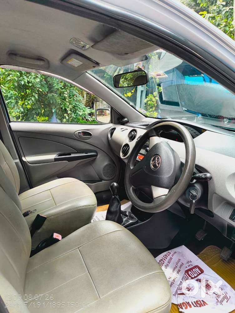 Toyota Etios Liva G, 2011, Petrol