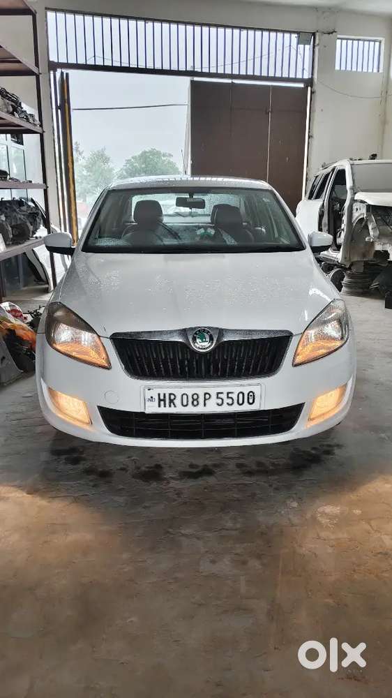 Skoda Rapid 1.6 Elegance 2012