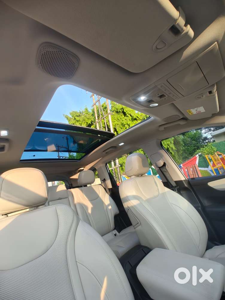 Mahindra Xuv700 2.2 Ax 7 Diesel Mt Luxury Pack Str, 2025, Diesel
