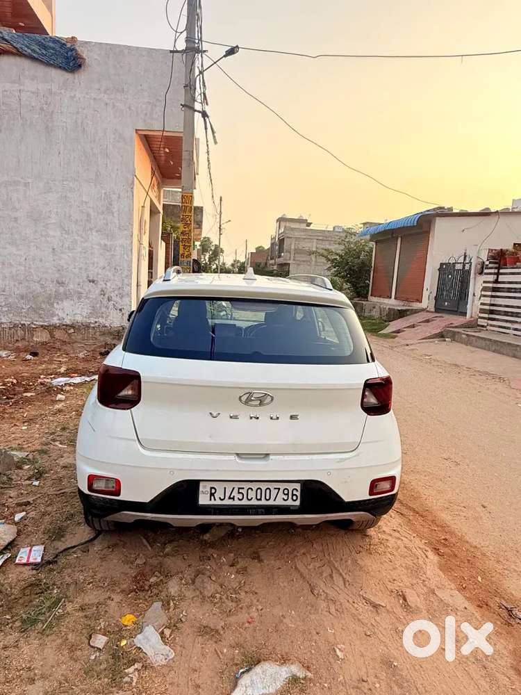 Hyundai Venue Petrol Manual 2021