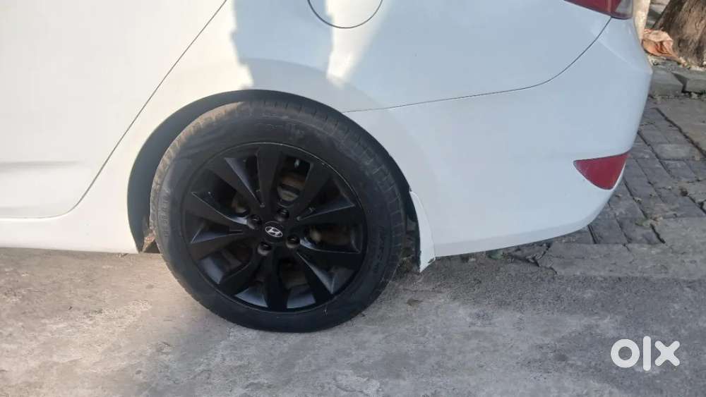 Hyundai Verna Fluidic 1.6 Vtvt Sx, 2015, Petrol