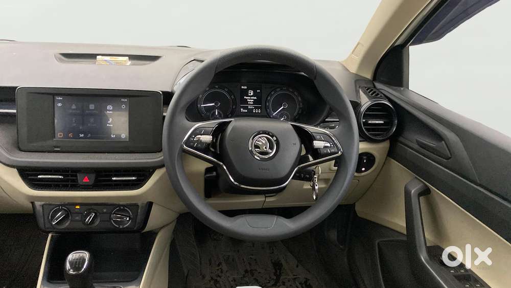 Skoda Slavia Active 1.0l Tsi Mt, 2023, Petrol