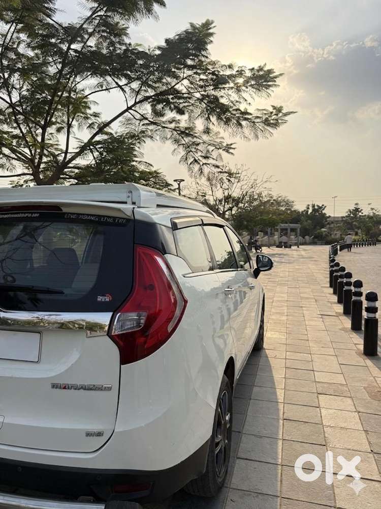 Mahindra Marazzo M8 Top End