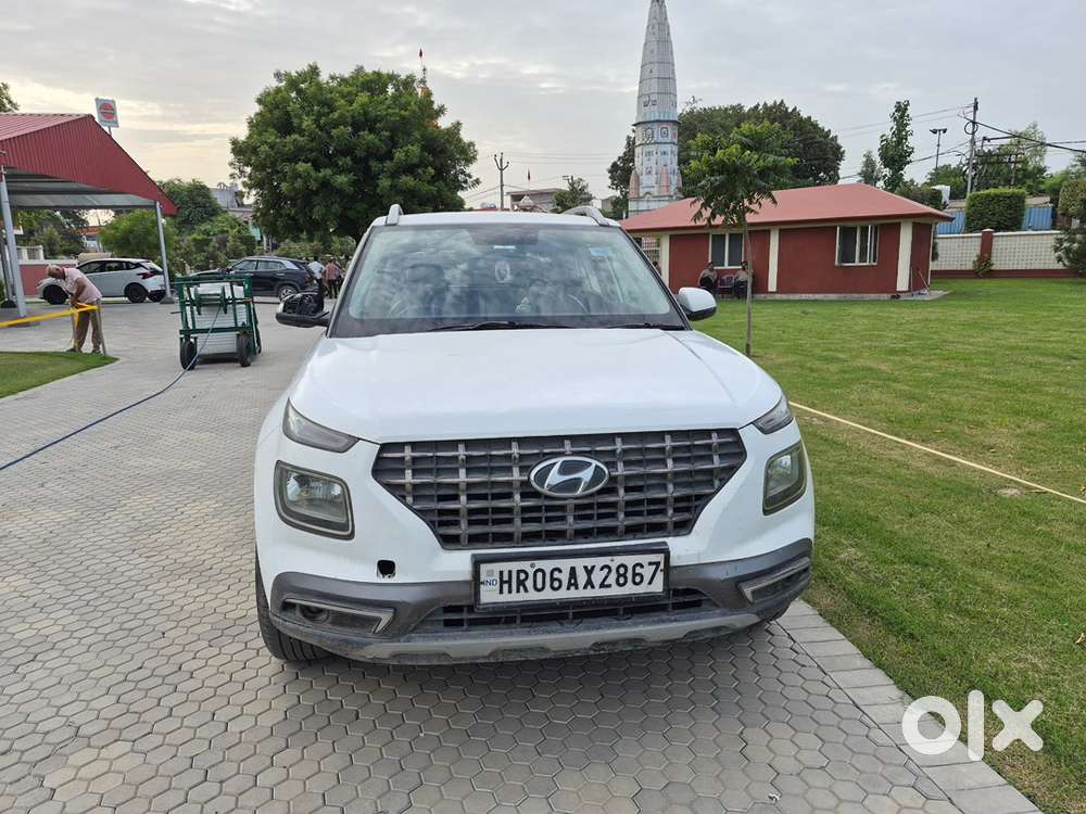 Hyundai Venue 2021 Petrol Well Maintained
