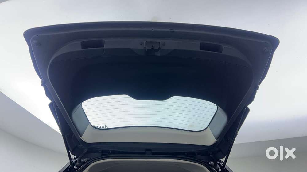 Mahindra Xuv700 2.0 Ax 5 Petrol At Str, 2023, Petrol