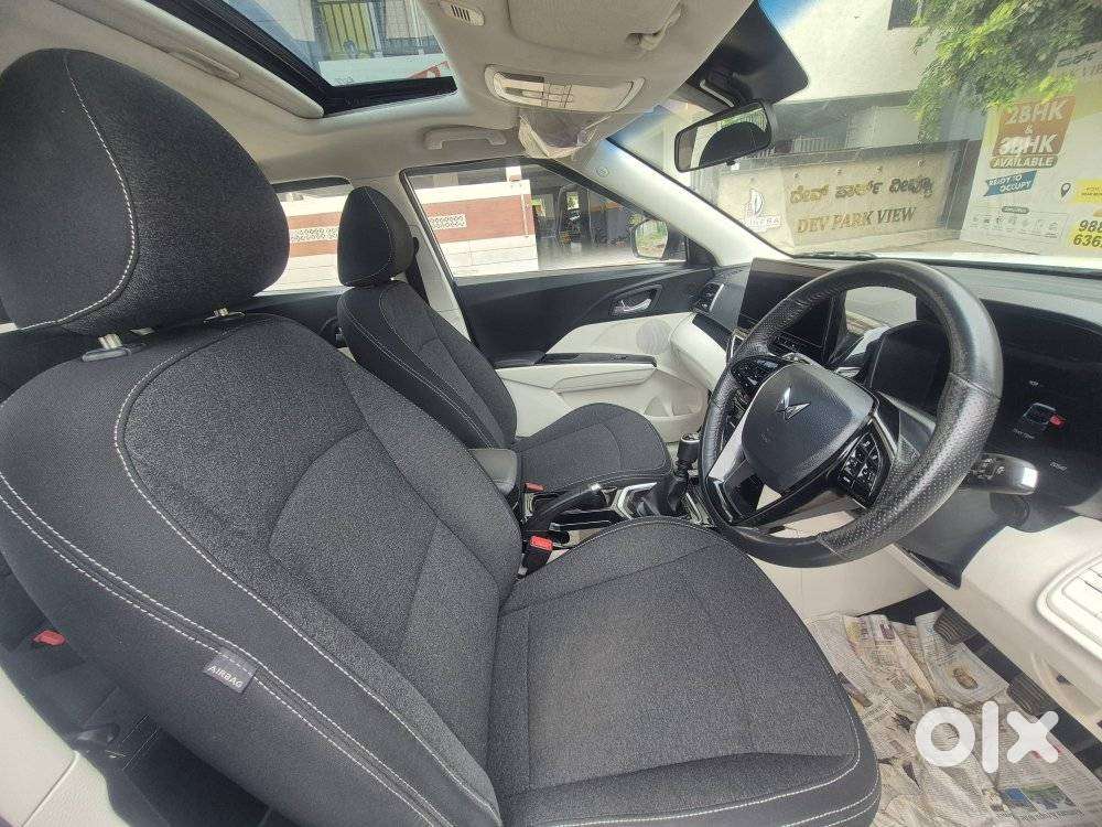 Mahindra Xuv 3xo Ax5 Pm Mt, 2024, Petrol