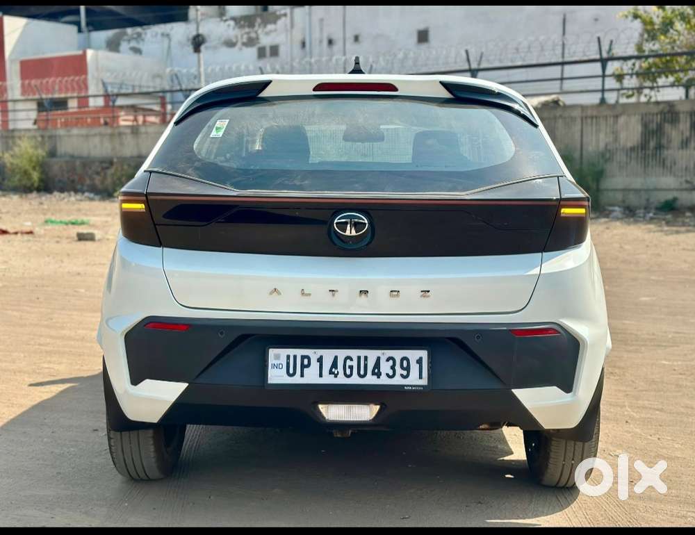 Tata Altroz Creative S, 2025, Petrol