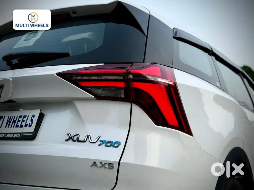 Mahindra Xuv700 2.0 Ax 5 Petrol Mt 7 Str, 2024, Petrol