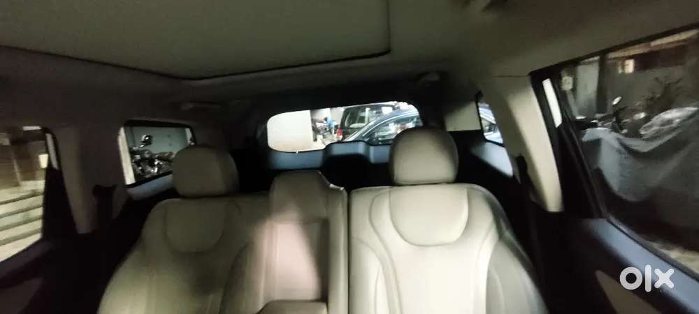 Mahindra Xuv700 Ax7 2025