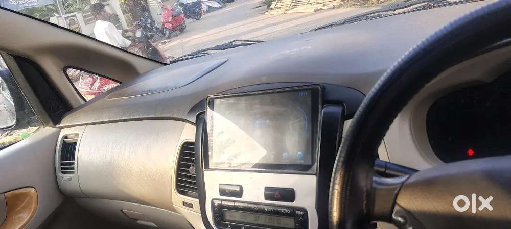 Toyota Innova 2010 Diesel 222000 Km Driven Insurance Runing