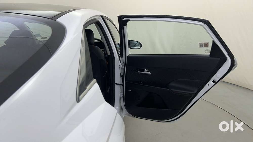 Hyundai Verna 1.5 Sx (o) Turbo Petrol Mt Dual Tone, 2024, Petrol