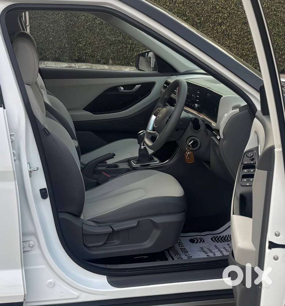 Hyundai Creta 1.5 Manual 2024 Petrol 4700 Kms Chandigarh Registration.