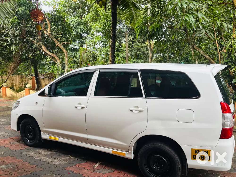 Toyota Innova 2012 2nd Owner