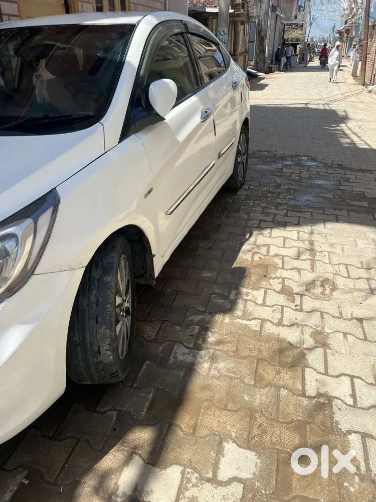 Hyundai Verna 2012