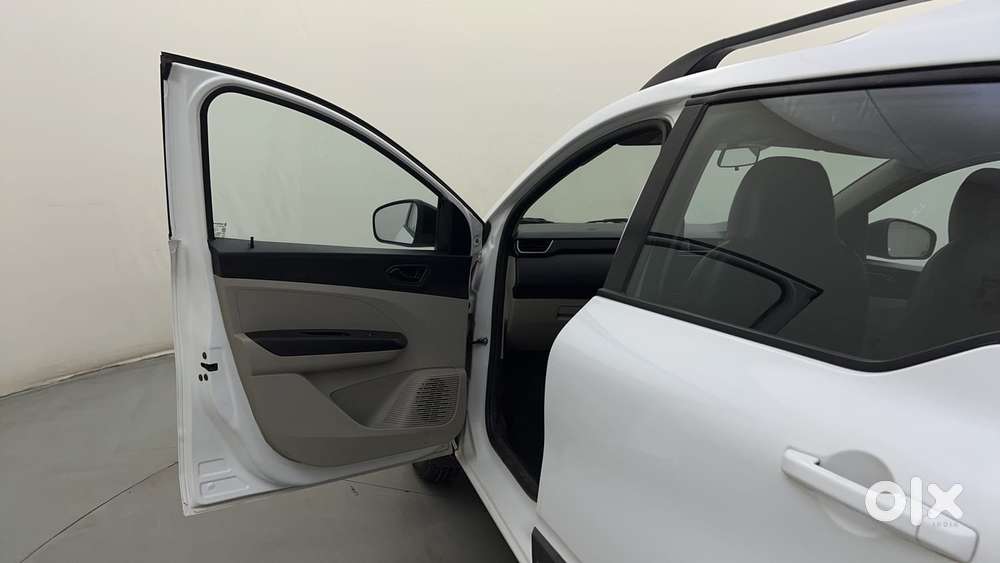 Renault Triber Rxt, 2022, Petrol