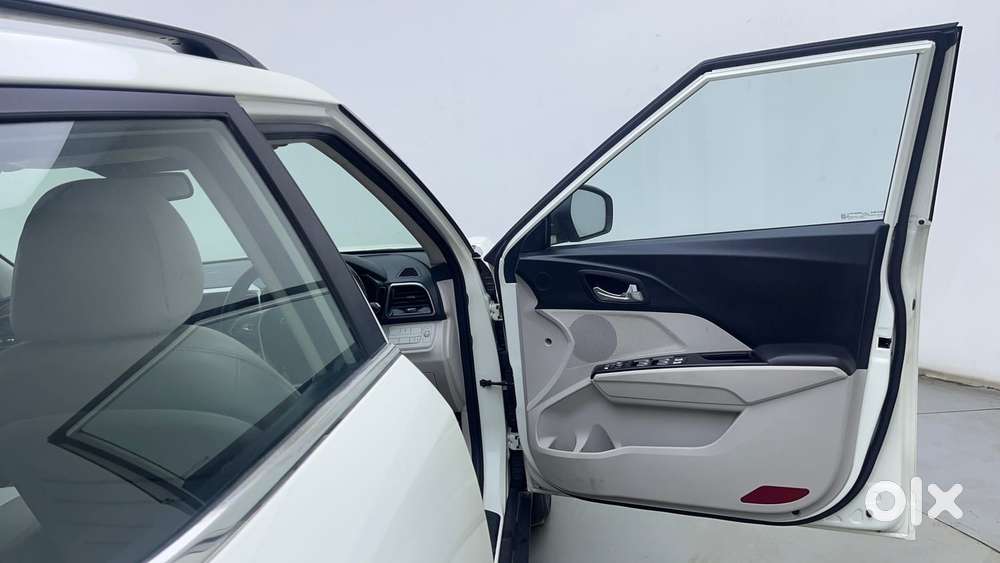Mahindra Xuv300 W8 (o) 1.5 Diesel Amt, 2021, Diesel