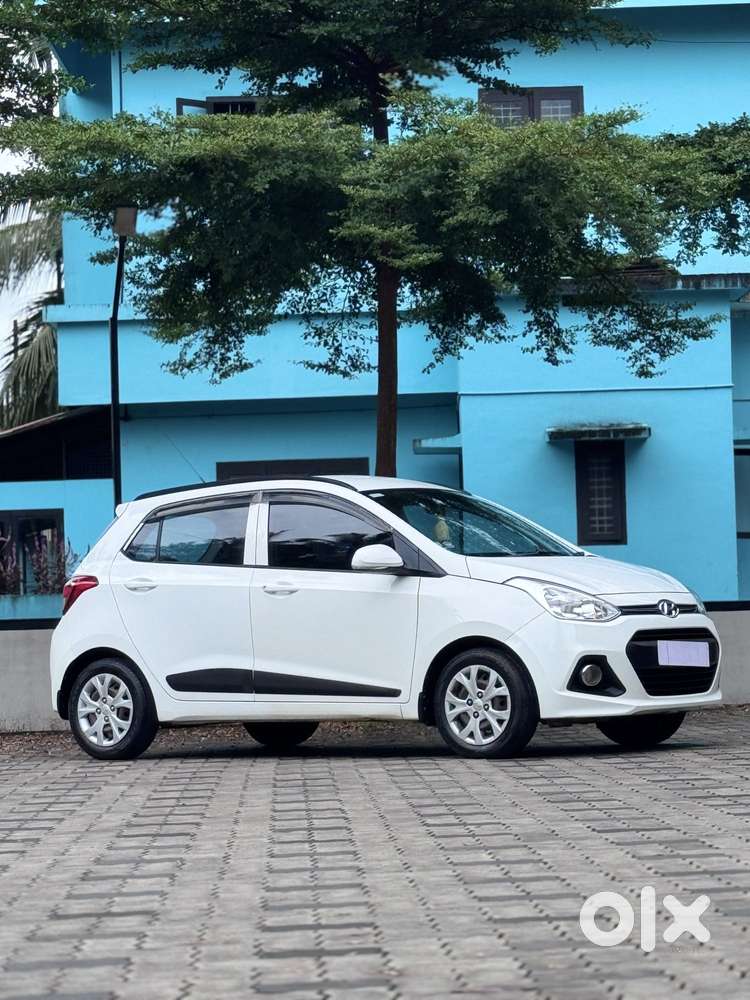 Hyundai Grand I10 Sportz, 2016, Petrol
