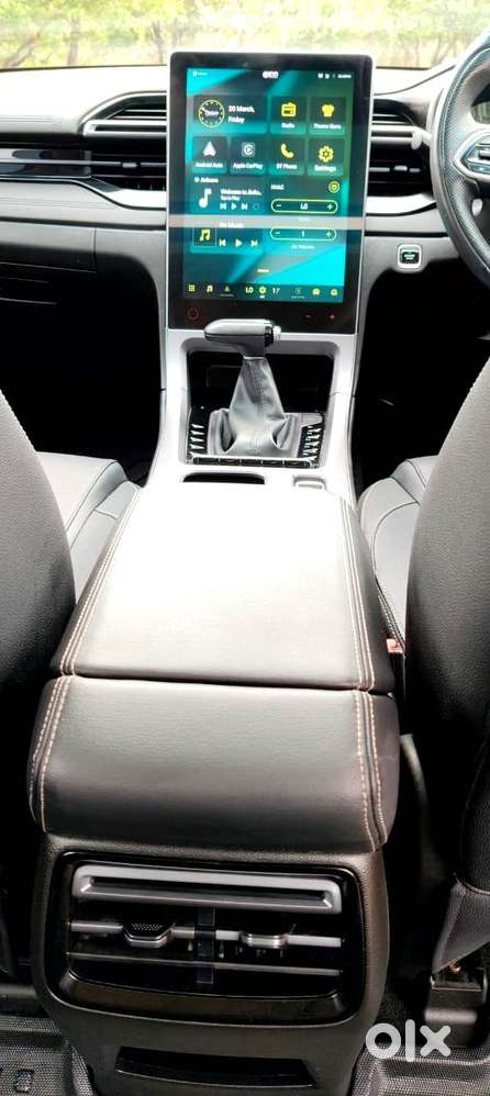 Mg Hector Plus Sharp Pro Blackstorm 1.5 Turbo Petrol Cvt 7 Str, 2024..