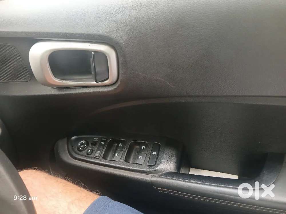 Hyundai Venue 2019 Petrol Well Maintained