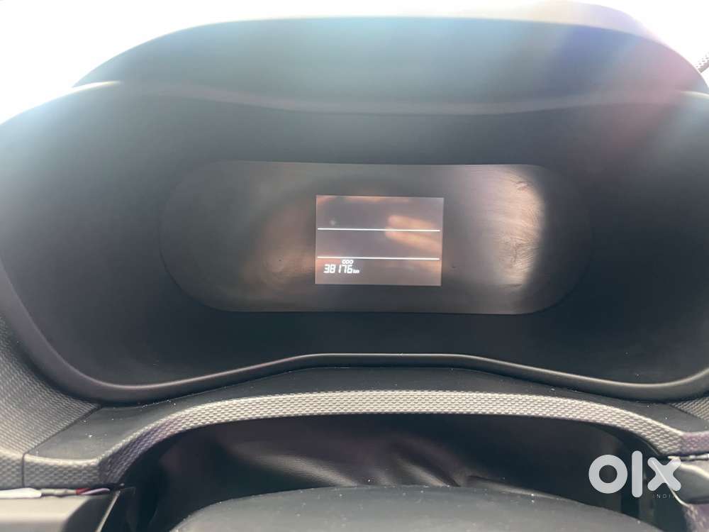 Tata Nexon, 2023, Petrol