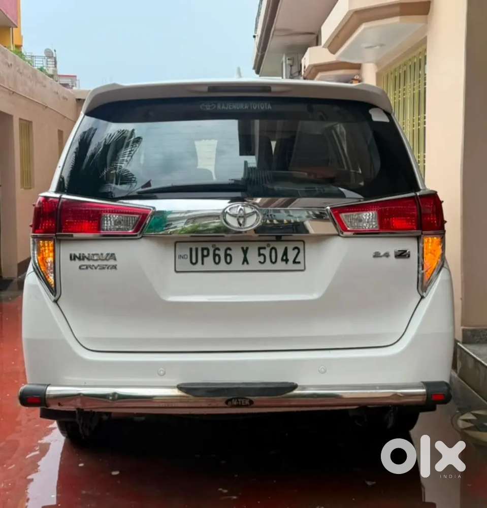 Toyota Innova Crysta Diesel 2.4 Gx 7 Seater