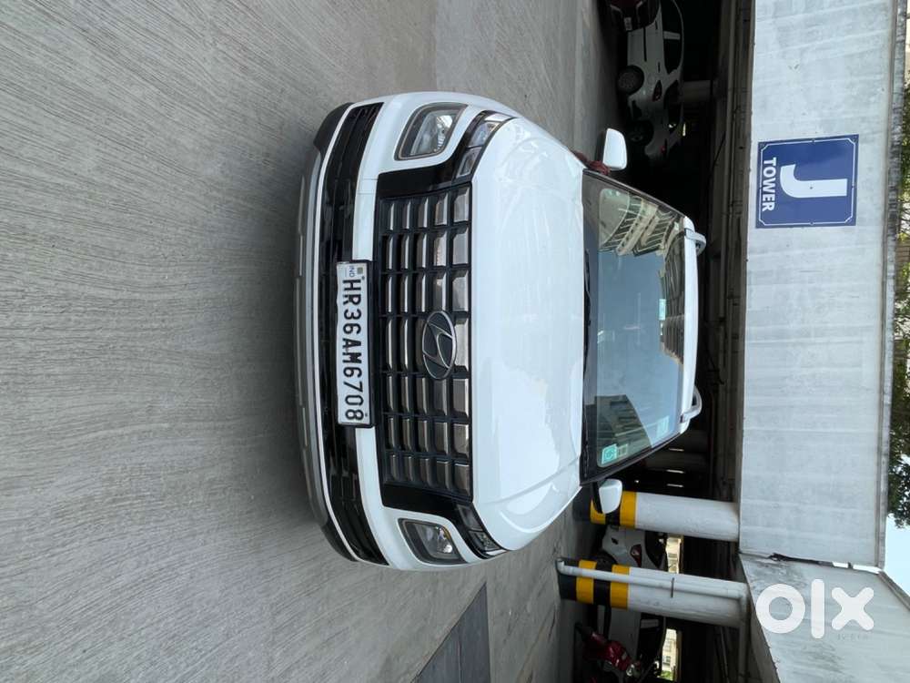 Hyundai Venue 2022 Petrol Well Maintained