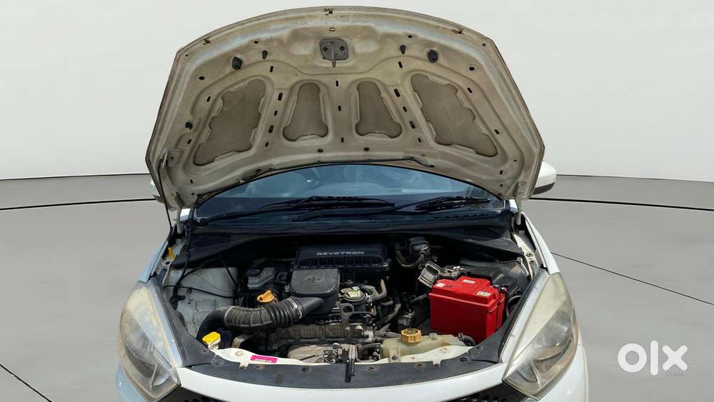 Tata Tiago 1.2 Revotron Xta, 2017, Petrol