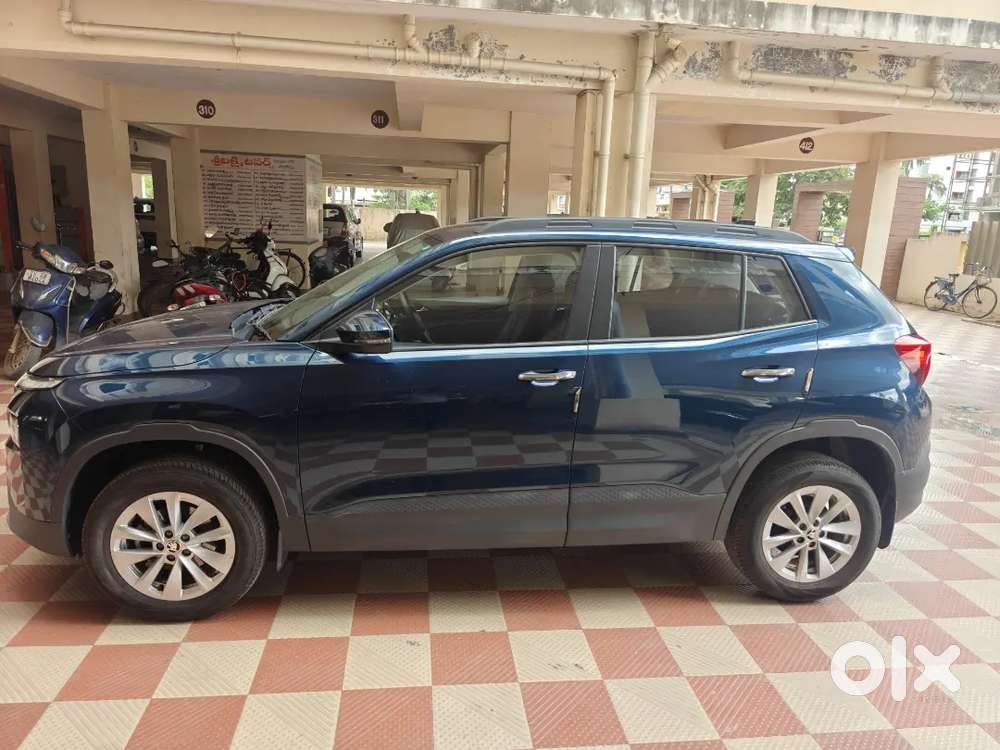 Skoda Kylaq Signature Plus Lava Blue Driven Only 4800