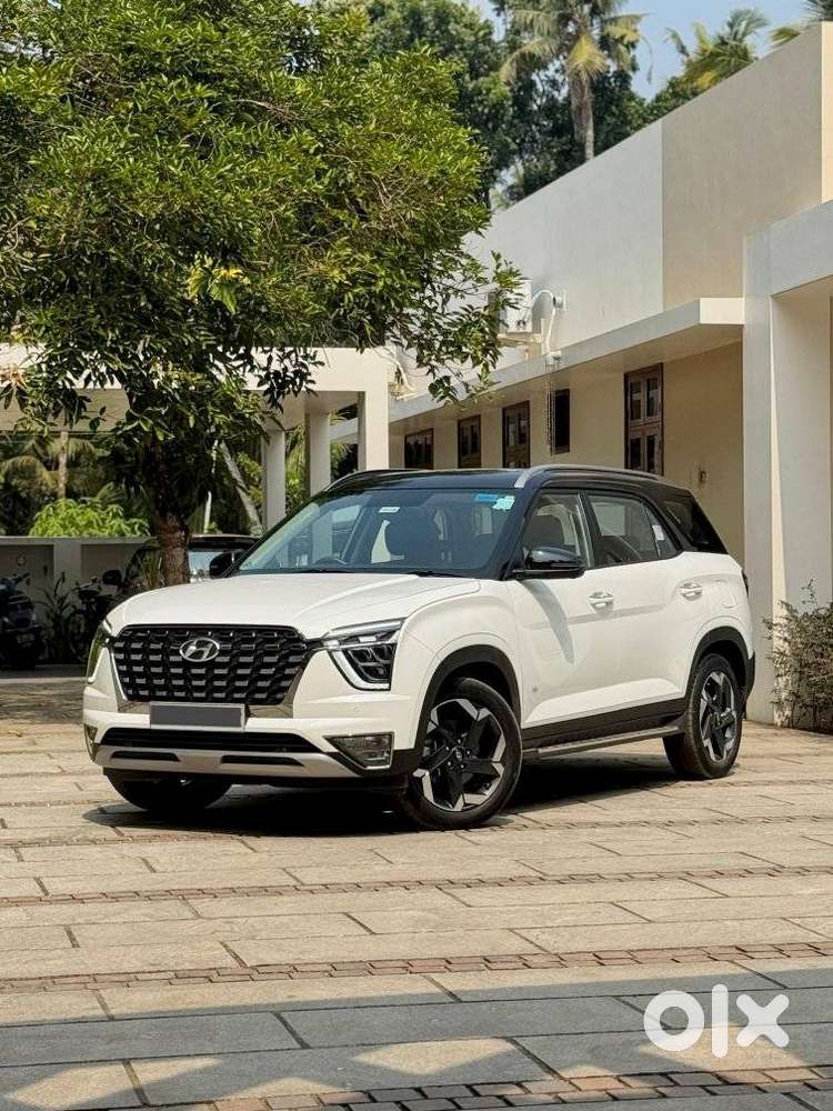Hyundai Alcazar Signature Dual Tone, 2022, Petrol