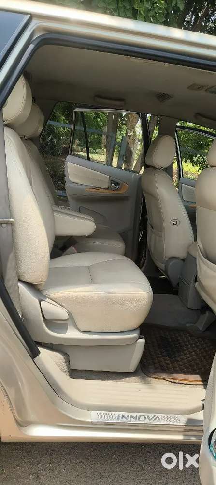 Toyota Innova 2010