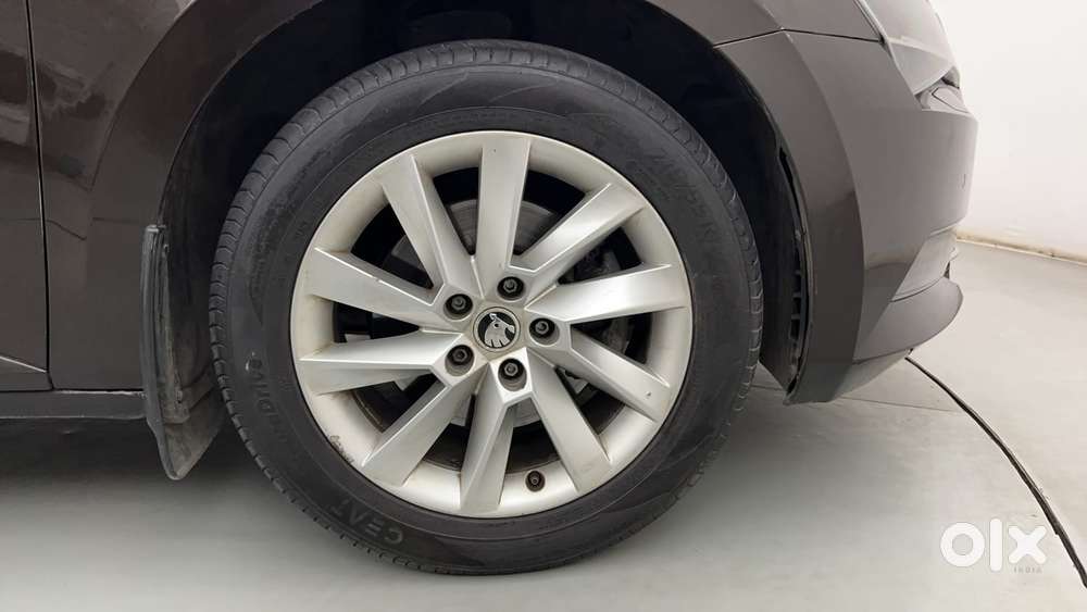 Skoda Superb Lk 1.8 Tsi At, 2016, Petrol