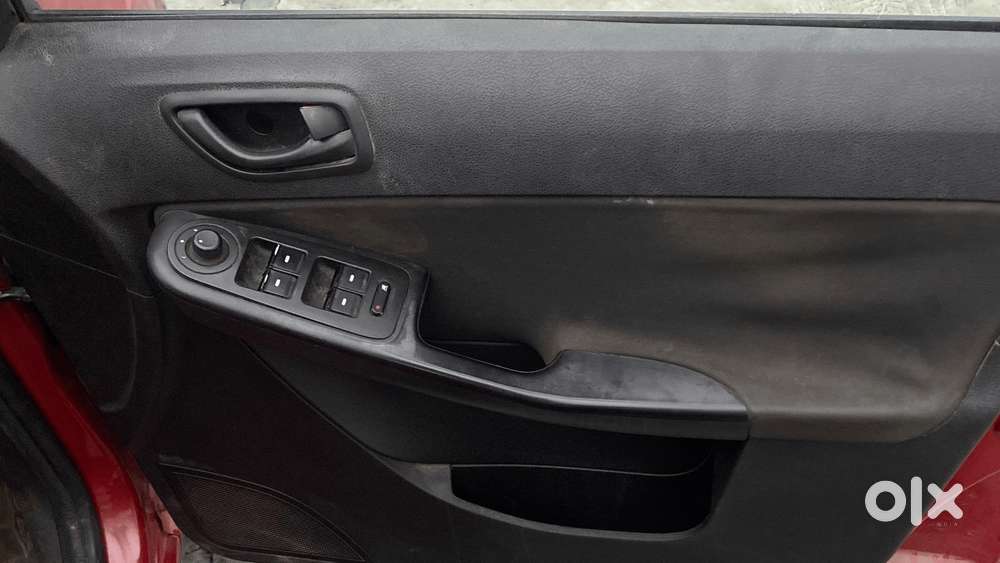 Tata Bolt Revotron Xms, 2015, Petrol