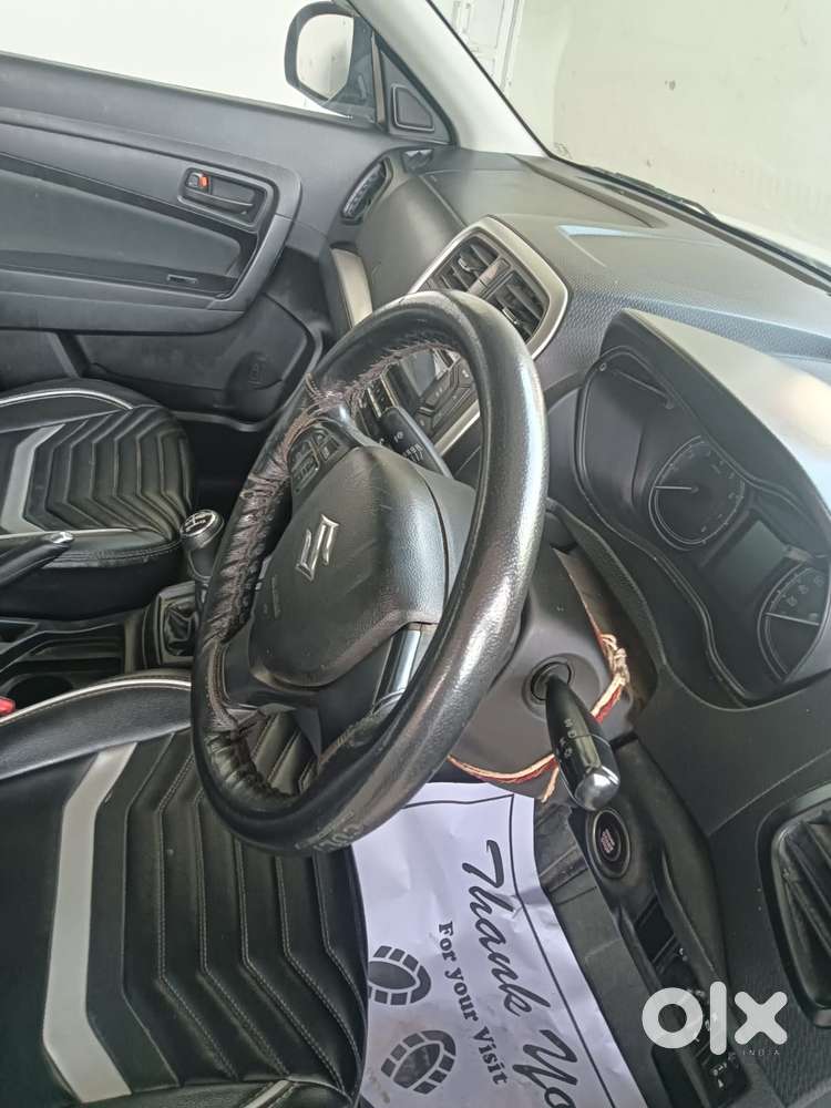 Maruti Suzuki Brezza Vxi At, 2022, Petrol
