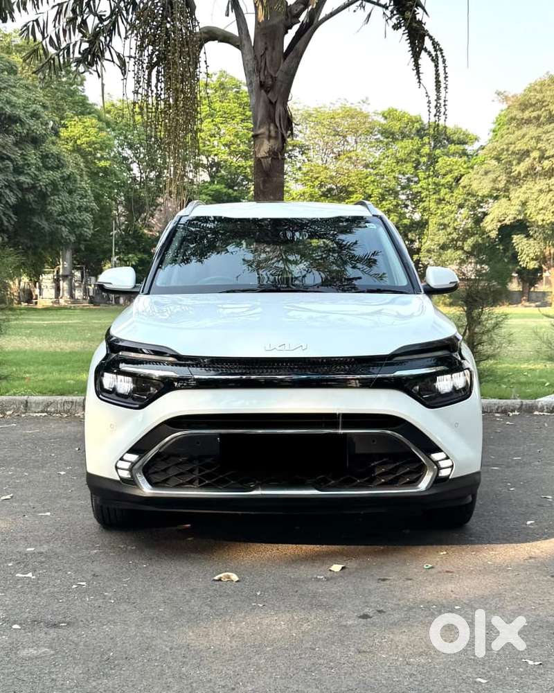 Kia Carens Luxury (o)1.5 Diesel At 7 Str, 2023, Diesel