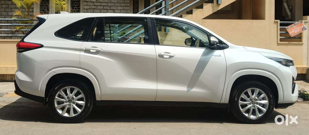 Toyota Innova Hycross 2.0 Vx (o) Hybrid 7 Str, 2024, Petrol