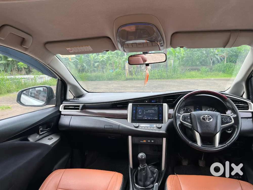 Innova Crysta 2016 V Well Maintained
