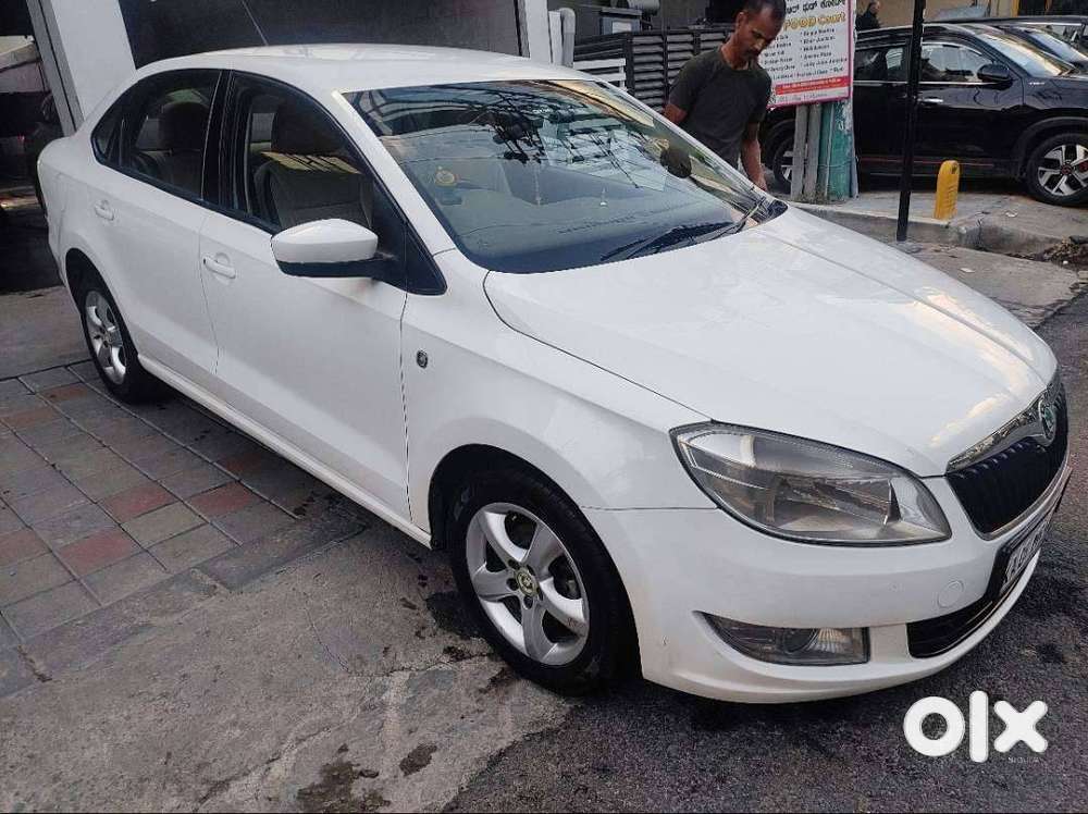 Skoda Rapid 1.6 Elegance 2013 Diesel