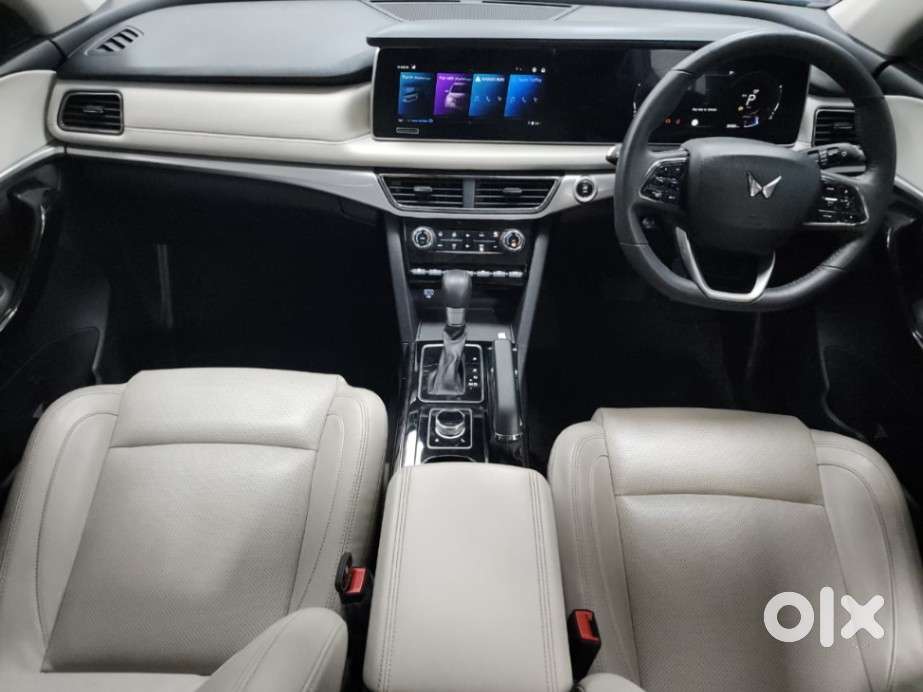 Mahindra Xuv700 Ax7l 6 Str At, 2024, Diesel