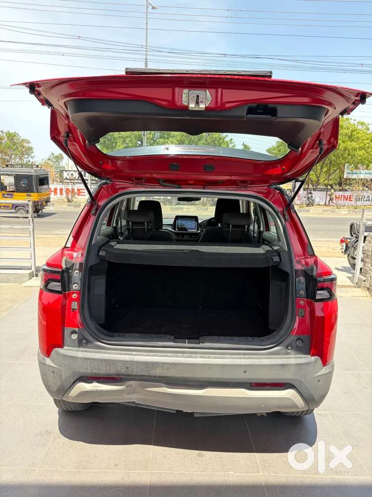 Maruti Suzuki Brezza 1.5 Zxi Plus Smart Hybrid Dual Tone, 2022, Petr..