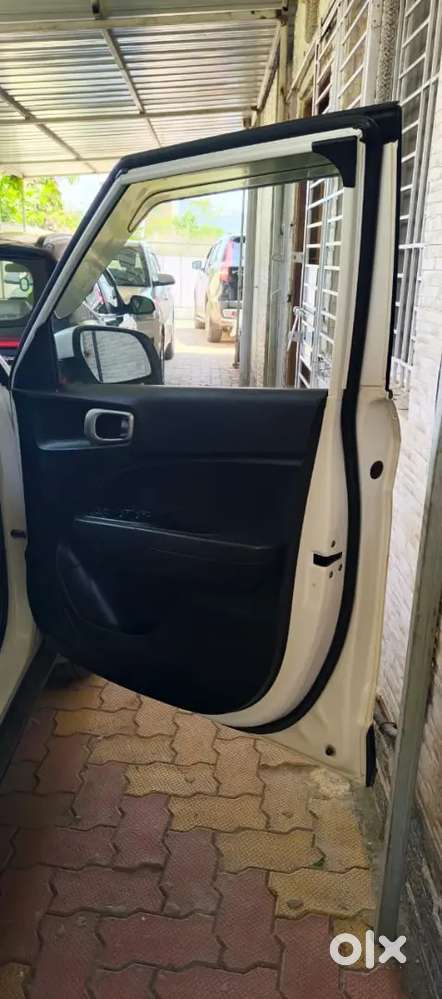 Hyundai Venue 2019 Diesel 63000 Km Driven
