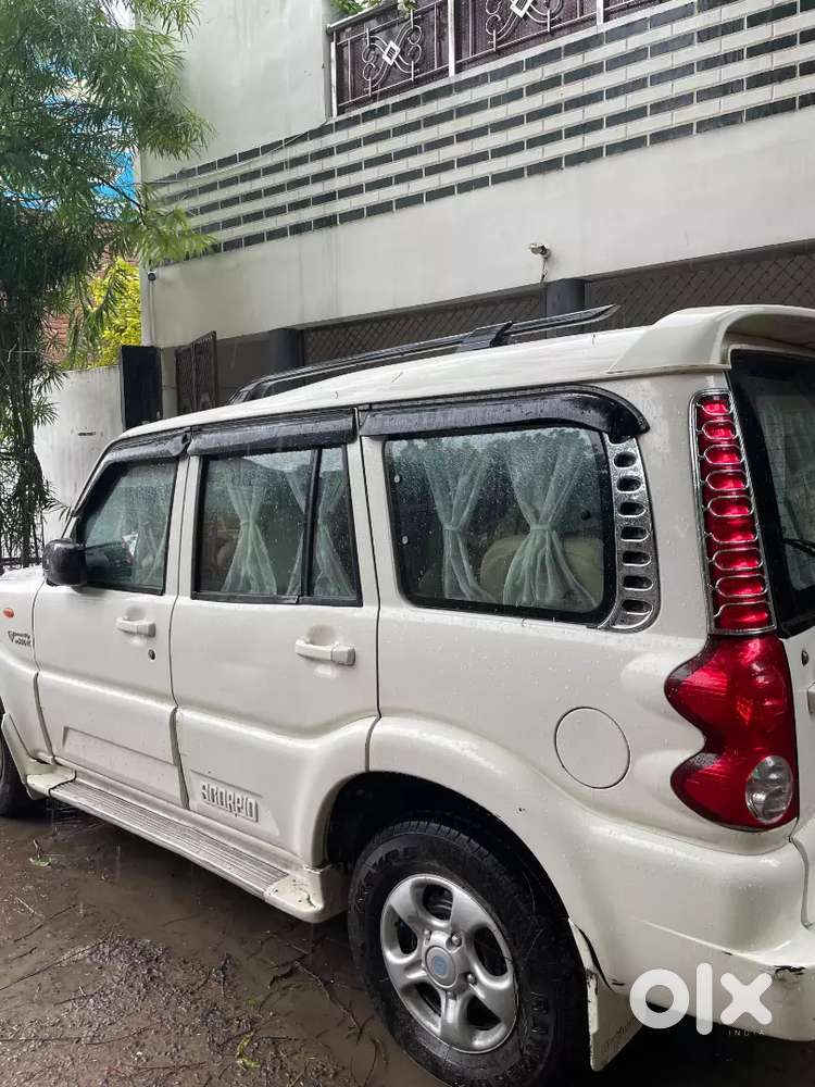 Car Bahot Acchi Condition Me 5saal Renewal Hai Car
