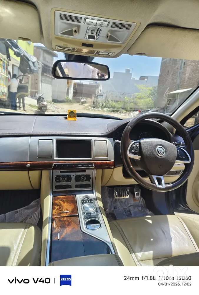 Jaguar Xf 2012 Diesel 110000 Km Driven