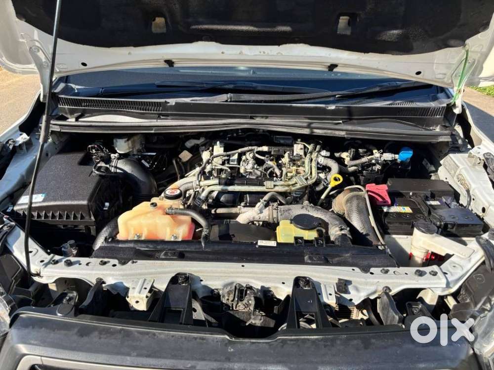 Toyota Innova Crysta 2.4 G Mt 8s, 2023, Diesel
