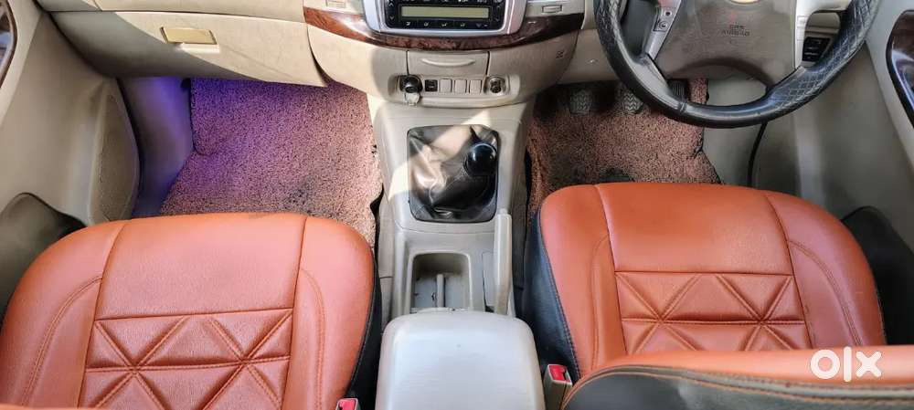 Toyota Innova 2014 Diesel 149000km Driven All Tyre New