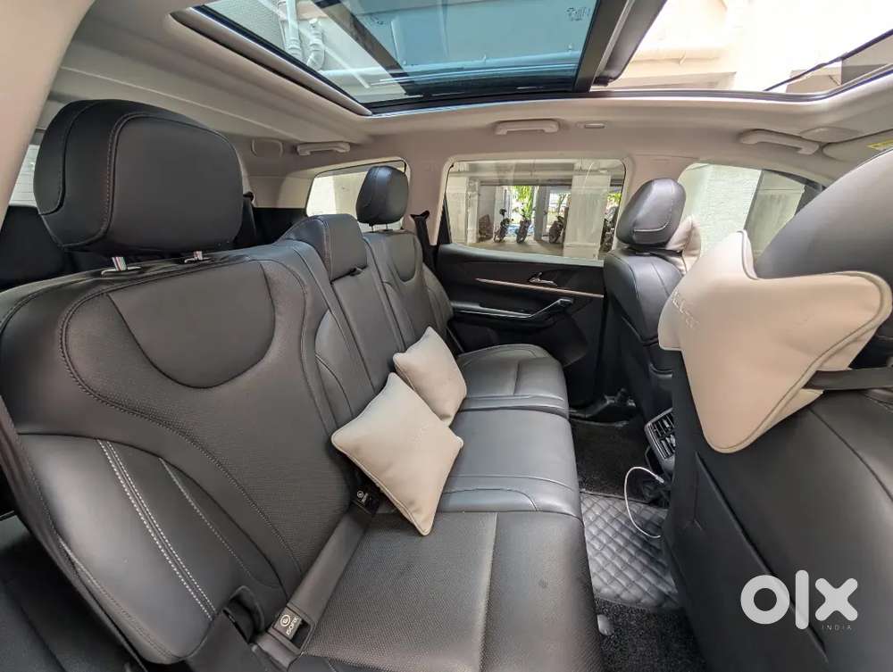 Mahindra Xuv700 2025 Diesel 7 Str Panaromic Sunroof Ventilated Seats