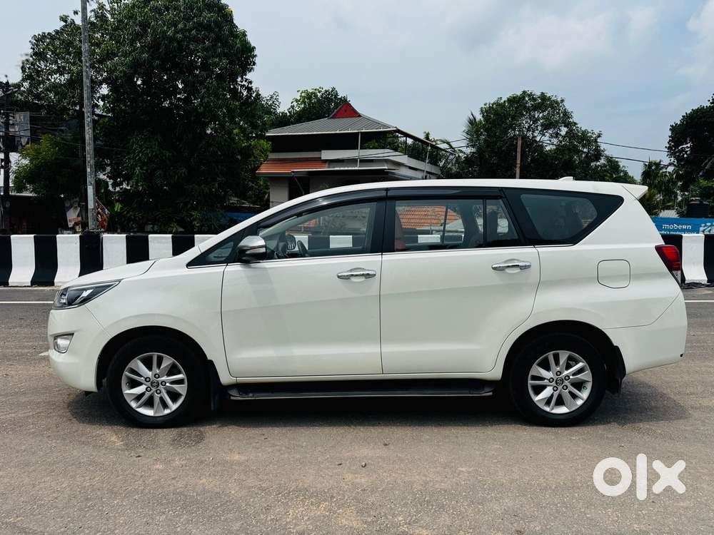 Toyota Innova Crysta 2.4 Vx Mt, 2016, Diesel