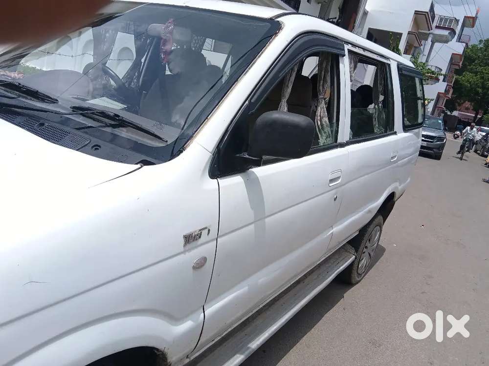 Toyota Qualis Diesel Automatic 2012