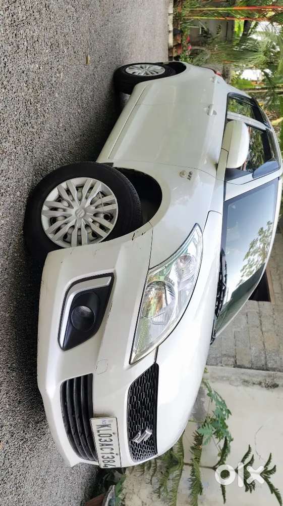 Maruti Suzuki Swift Lxi 2017